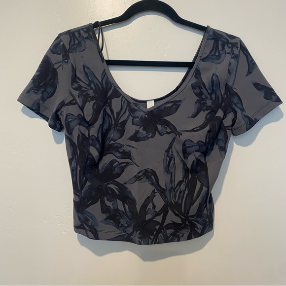 lululemon Women's Yoga Align T-Shirt - Nulu Fabric size 8 - Picture 7 of 11